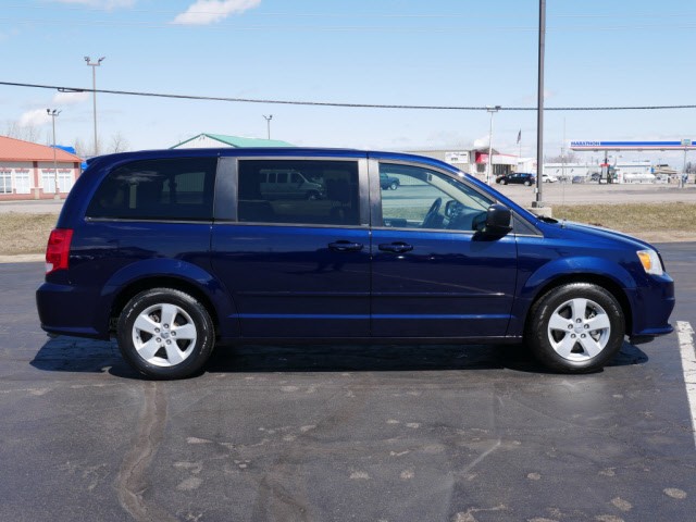 Used 2013 Dodge Grand Caravan SE with VIN 2C4RDGBG2DR735542 for sale in Saint Cloud, Minnesota