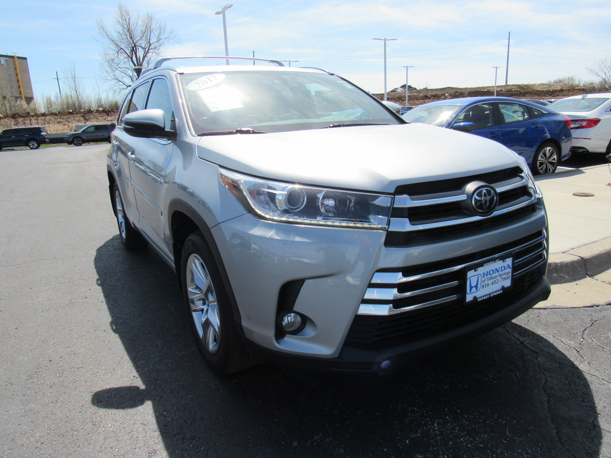 Used 2017 Toyota Highlander Limited V6 AWD Honda of Tiffany Springs Kansas City MO