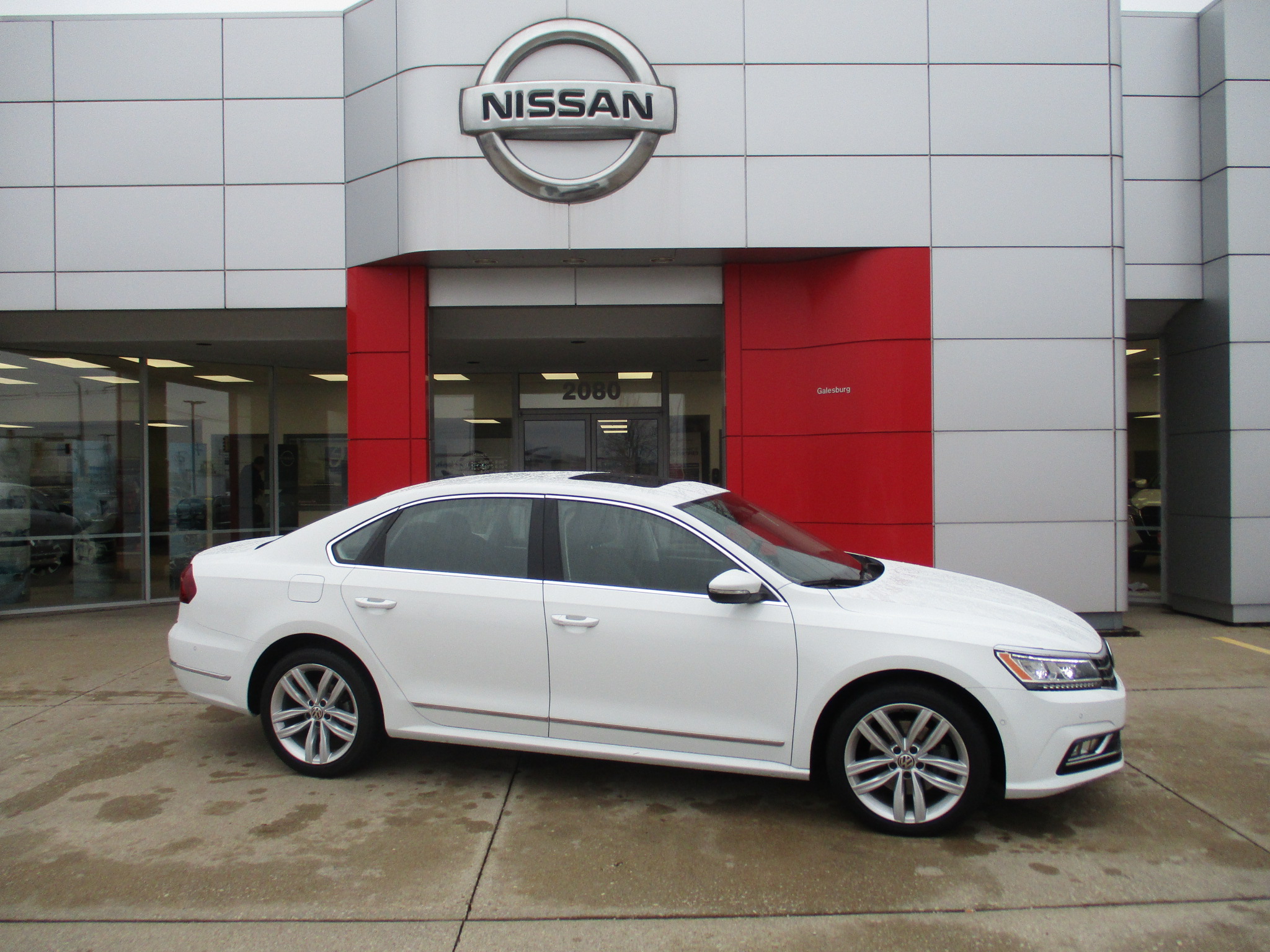Used 2018 Volkswagen Passat 2.0T SEL Premium Auto Galesburg IL Nissan