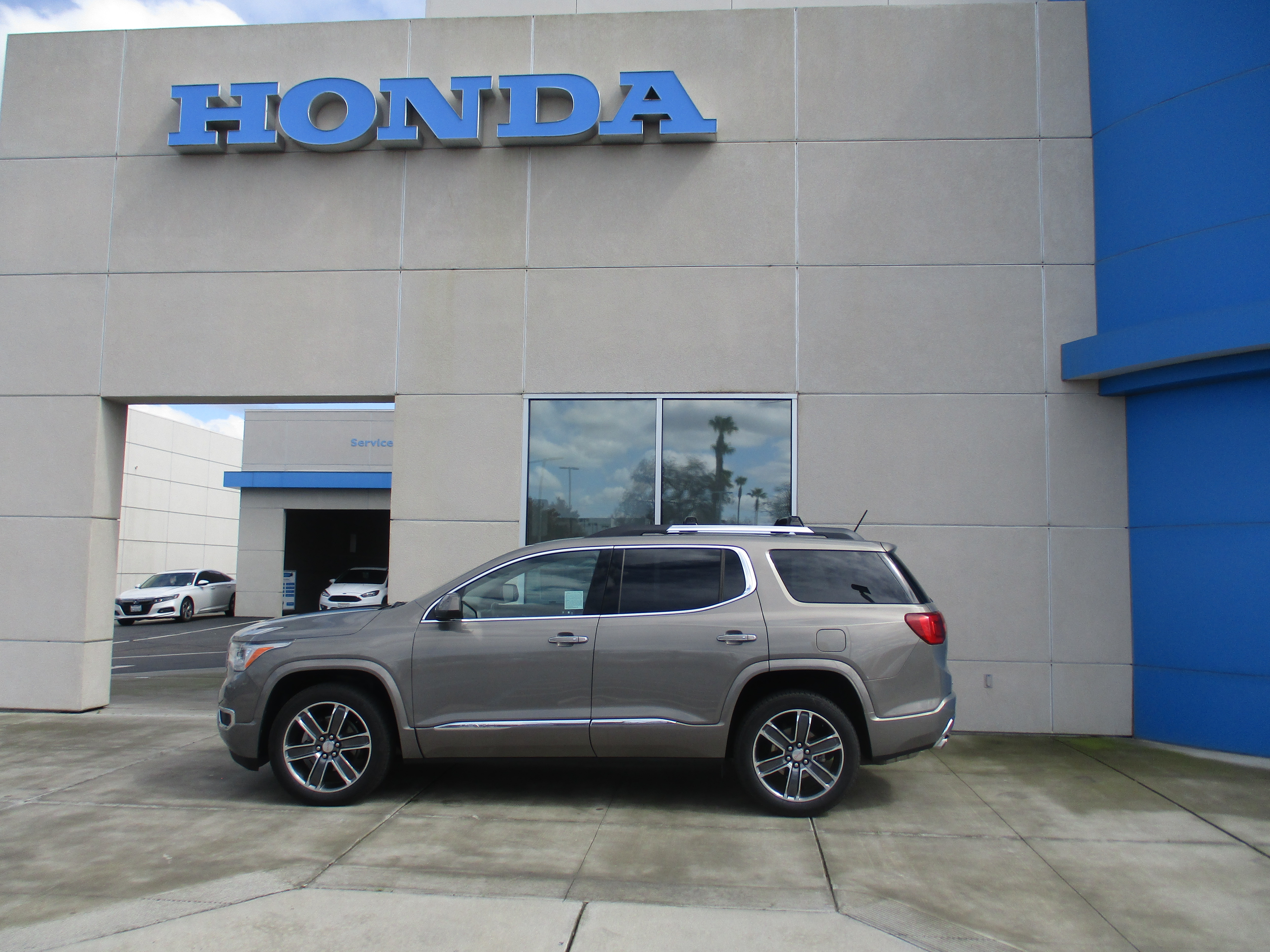 2019 GMC Acadia FWD 4dr Denali