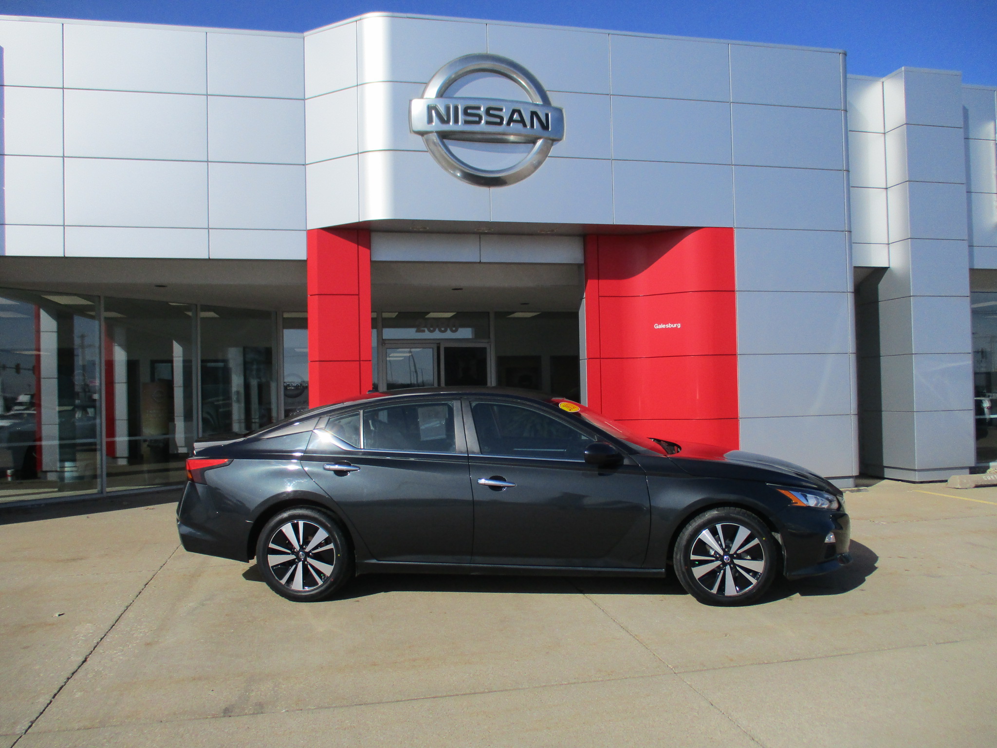 Used 2021 Nissan Altima 2.5 SV Sedan Galesburg IL Nissan Dealer P335404