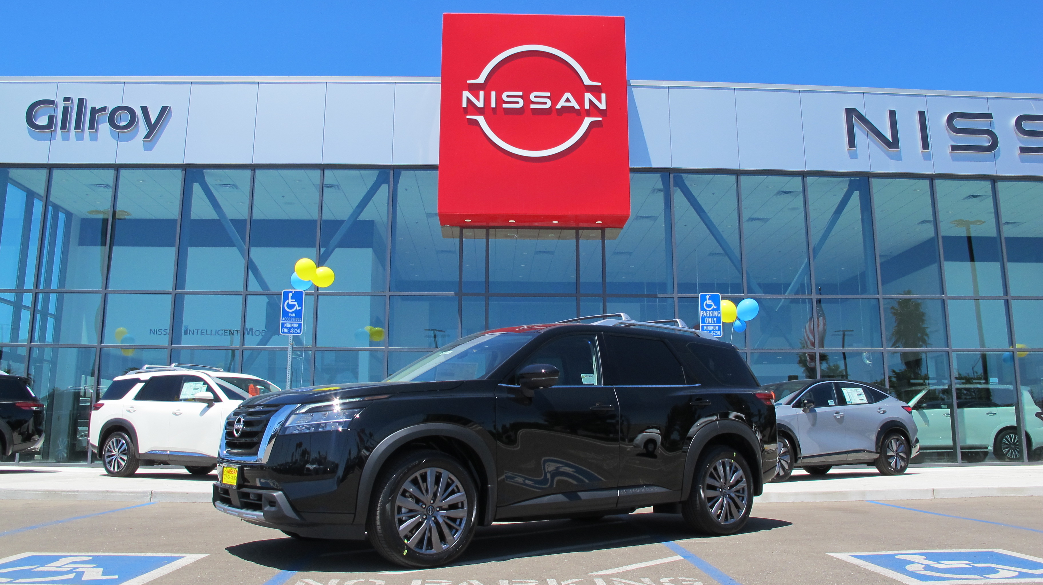 2023 Nissan Pathfinder SL 4WD