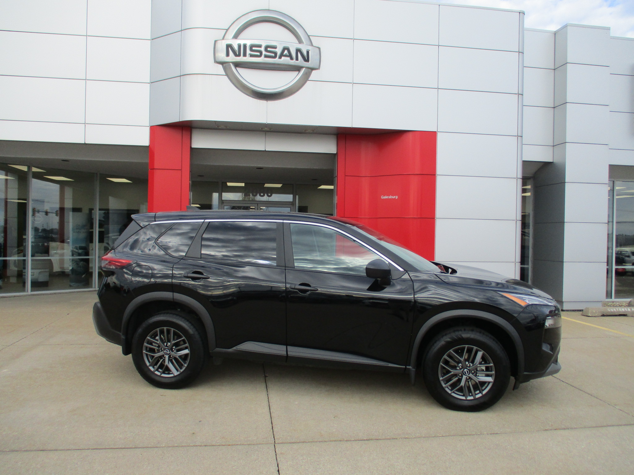 Used 2023 Nissan Rogue FWD S Galesburg IL Nissan Dealer P757685