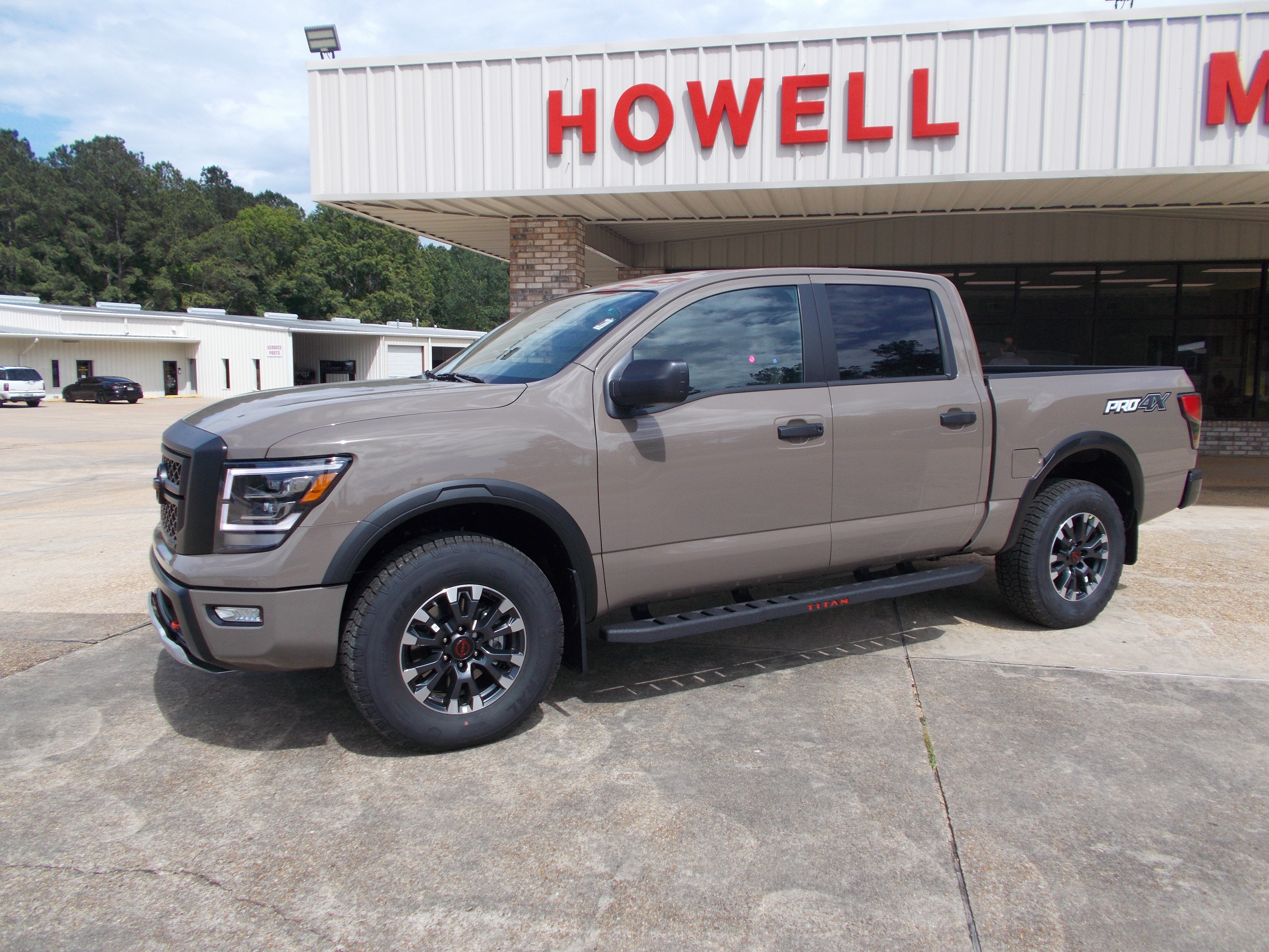 2023 Nissan Titan 4x4 Crew Cab PRO-4X