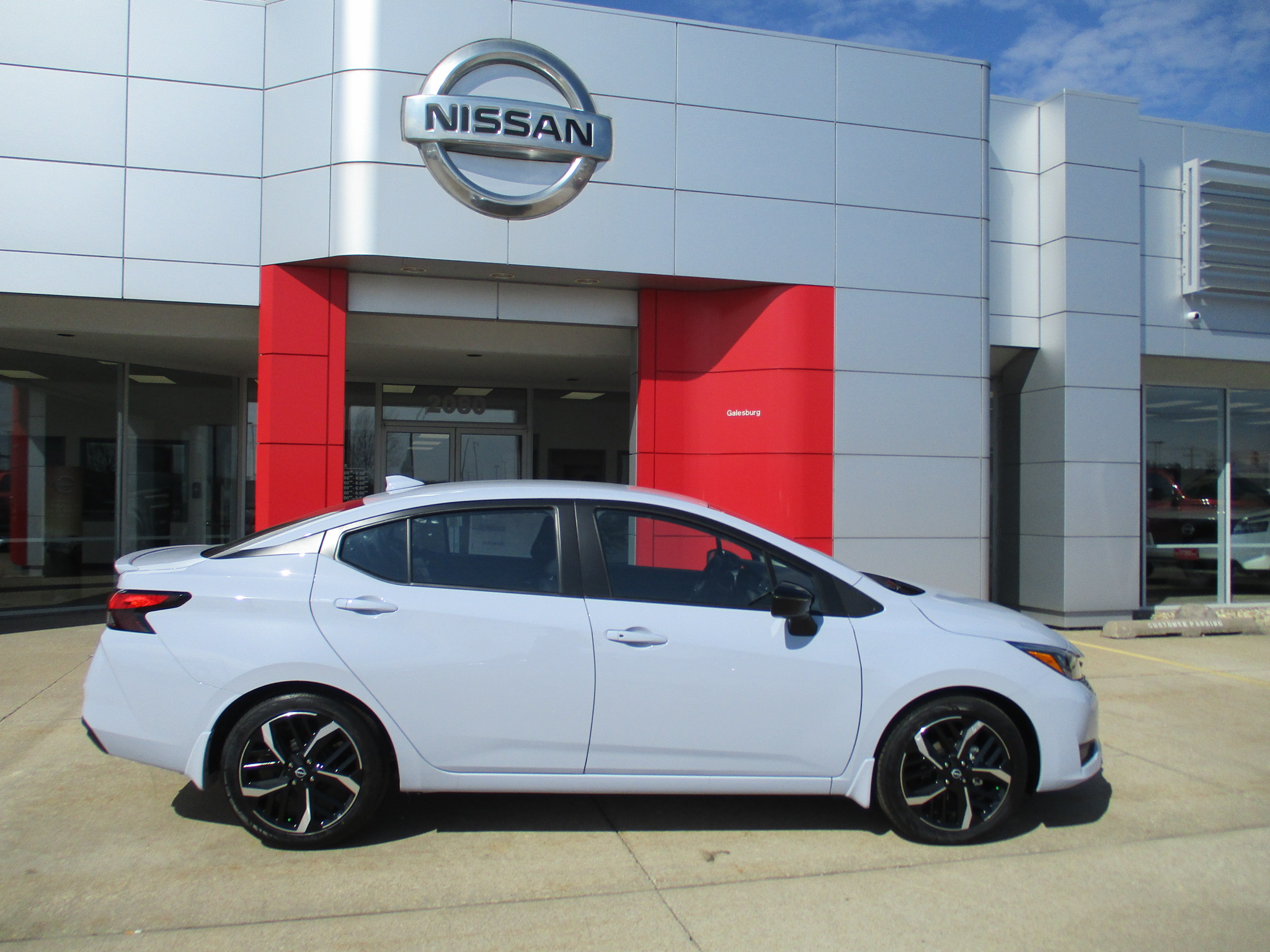 2024 Nissan Versa SR CVT