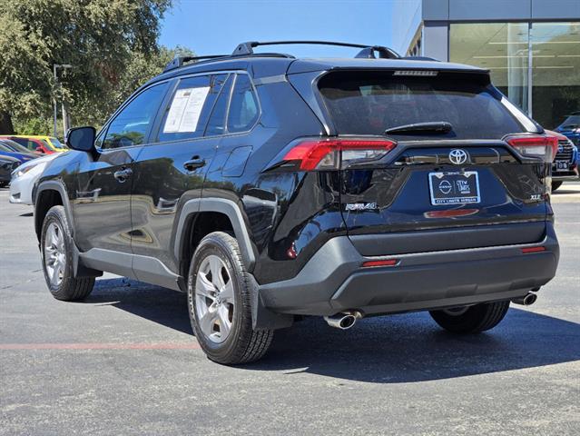 2024 Toyota RAV4 XLE 3