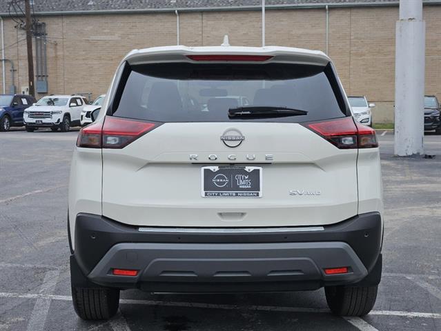 2023 Nissan Rogue SV 4