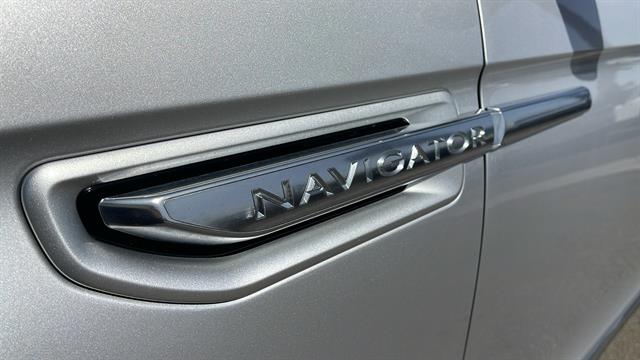 2019 Lincoln Navigator L Select 14