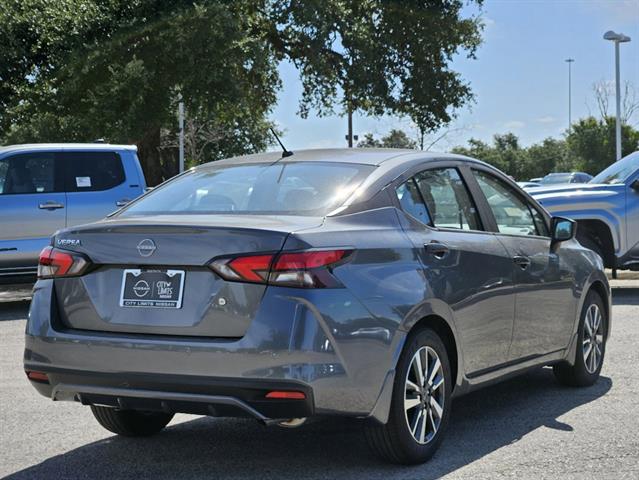 2024 Nissan Versa S 3