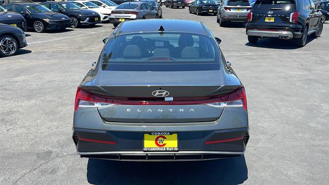 2024 Hyundai Elantra SEL 8