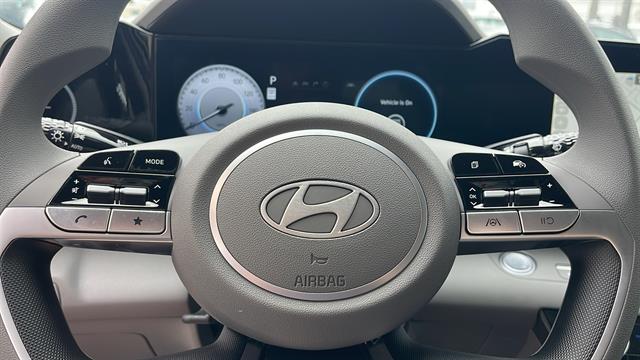 2024 Hyundai Elantra SEL 24