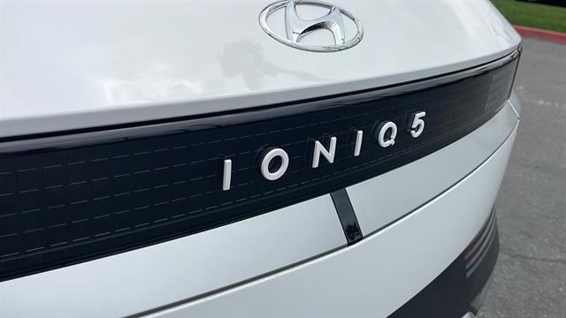 2024 Hyundai IONIQ 5 SE 29