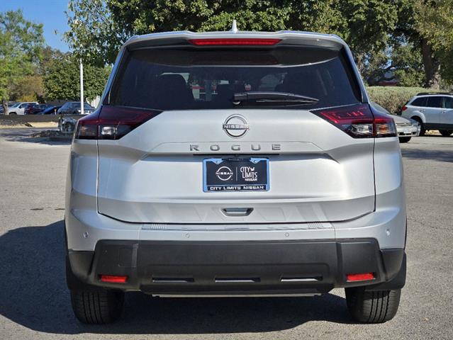 2025 Nissan Rogue SV 4