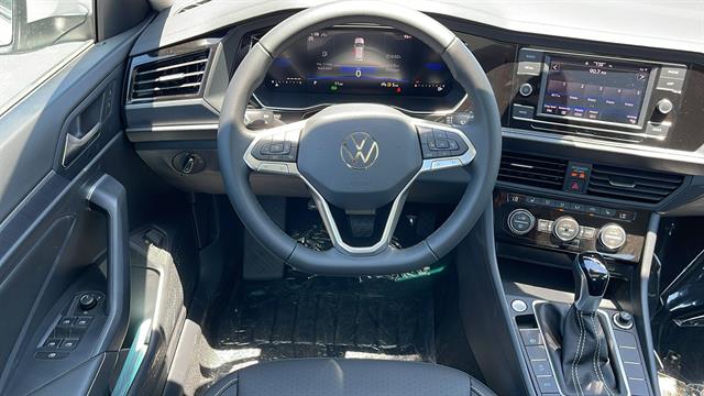 2024 Volkswagen Jetta SE 14