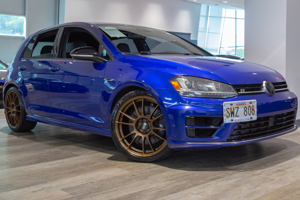 2016 Volkswagen Golf R | Carousel