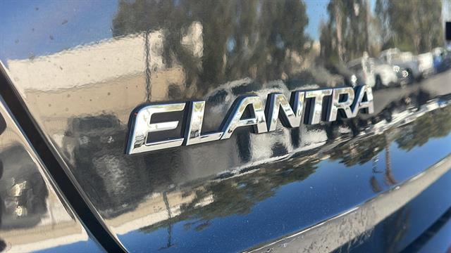 2017 Hyundai Elantra Limited 5