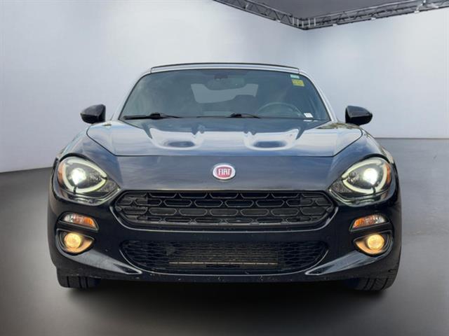 2017 Fiat 124 Spider Lusso 7