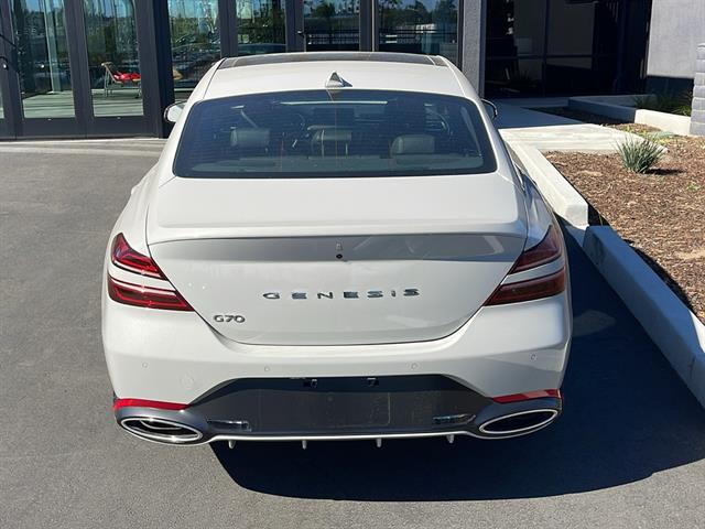 2025 Genesis G70 2.5T RWD 8