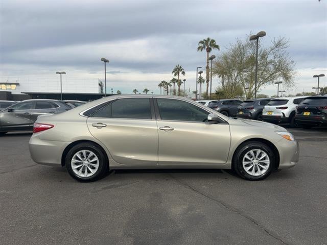 2016 Toyota Camry LE 9