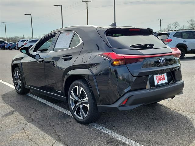 View vehicle photo 3