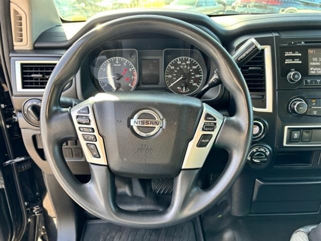 2018 Nissan Titan SV 22