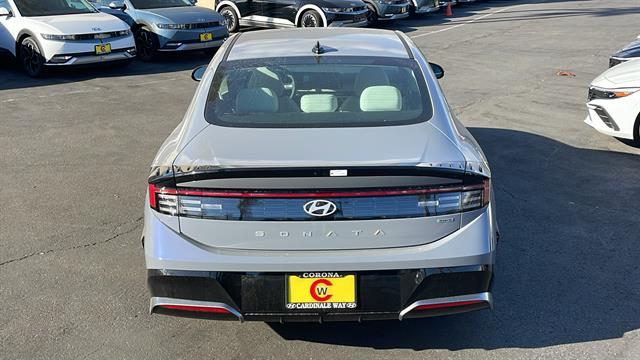 2025 Hyundai Sonata Hybrid SEL 8