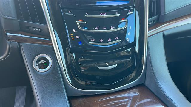 2018 Cadillac Escalade ESV Premium Luxury 23