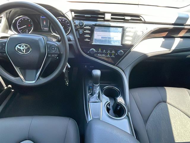 2019 Toyota Camry LE 18