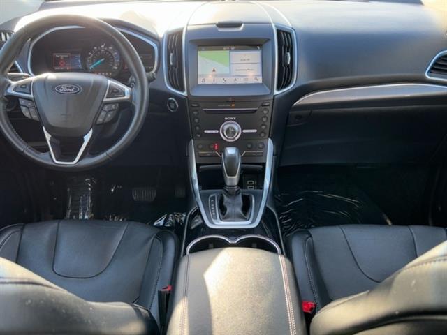 2018 Ford Edge Titanium 15