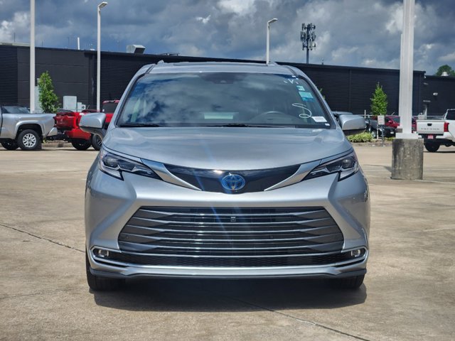 Used 2023 Toyota Sienna Platinum with VIN 5TDERKEC0PS166729 for sale in Houston, TX