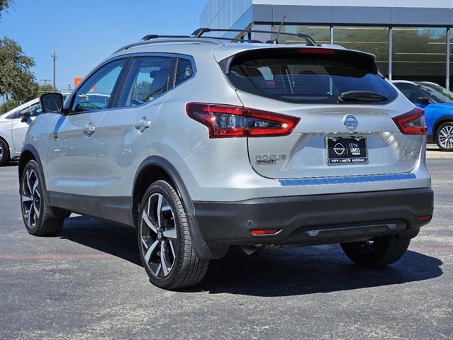 2022 Nissan Rogue Sport SL 3