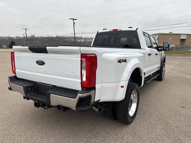 View vehicle photo 4