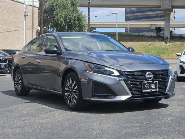 2024 Nissan Altima 2.5 SV 2