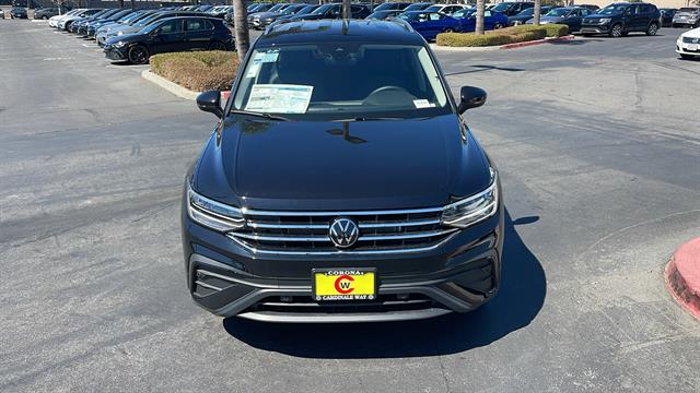 2024 Volkswagen Tiguan SE 2