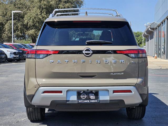 2024 Nissan Pathfinder Platinum 4