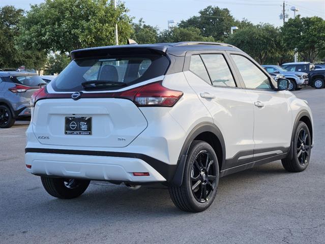 2024 Nissan Kicks SR 3