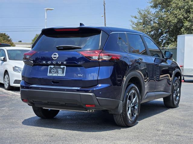 2024 Nissan Rogue SV 3