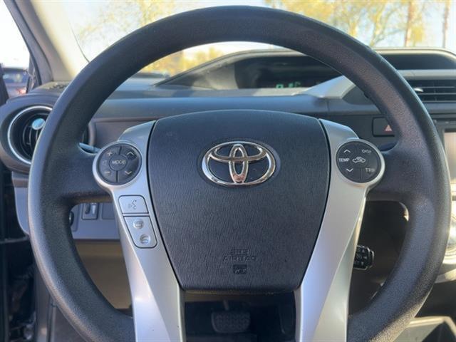 2012 Toyota Prius c Base 27