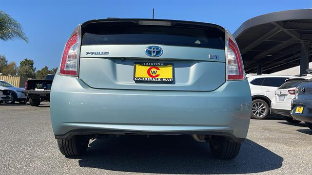 2014 Toyota Prius Three 10