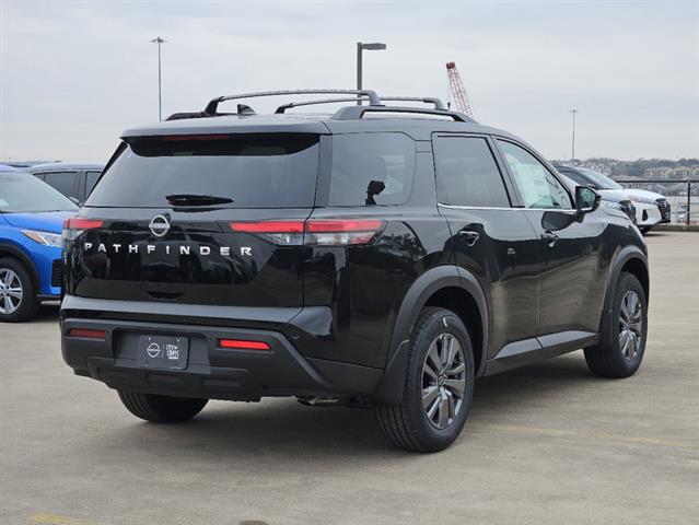 2025 Nissan Pathfinder SV 5