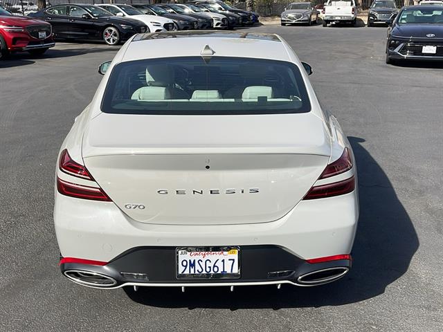 2025 Genesis G70 2.5T Prestige 8