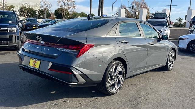 2025 Hyundai Elantra Hybrid Limited 7