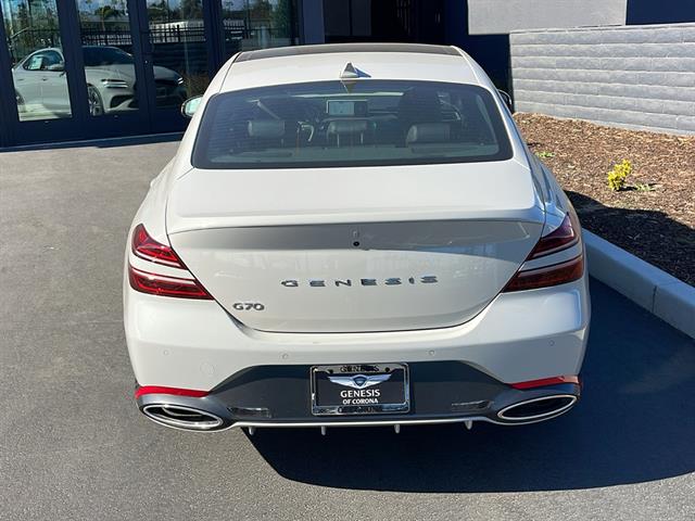 2025 Genesis G70 2.5T RWD 8