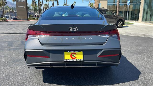 2024 Hyundai Elantra SE 9