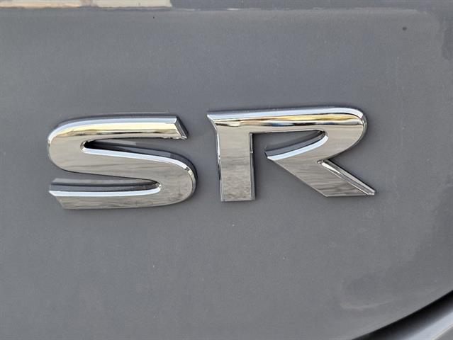 2024 Nissan Kicks SR 8