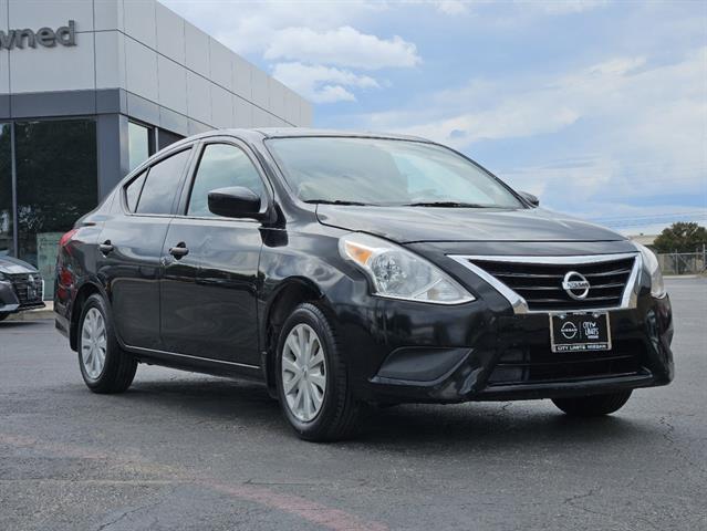 2018 Nissan Versa Sedan S 2