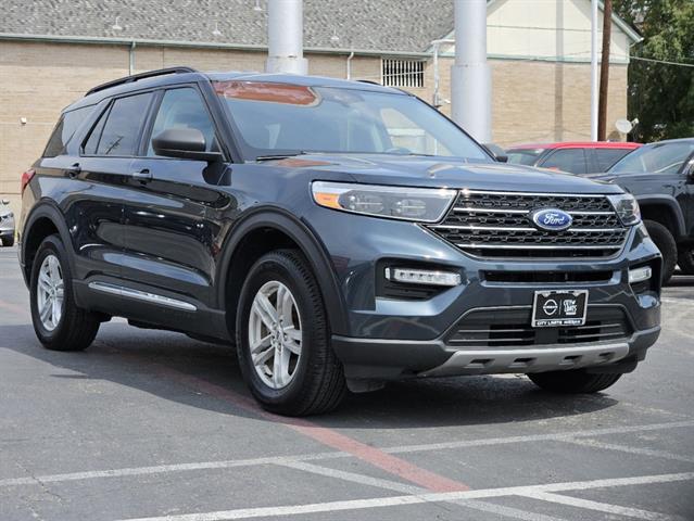 2022 Ford Explorer XLT 2