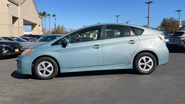 2014 Toyota Prius Three 12