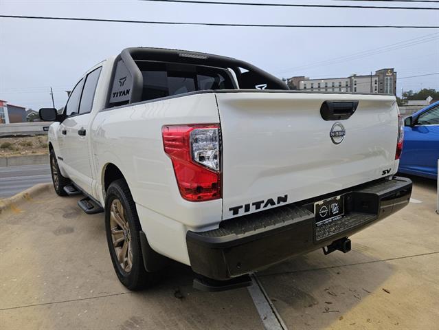 2024 Nissan Titan SV 7