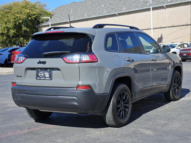 2023 Jeep Cherokee Altitude Lux 5